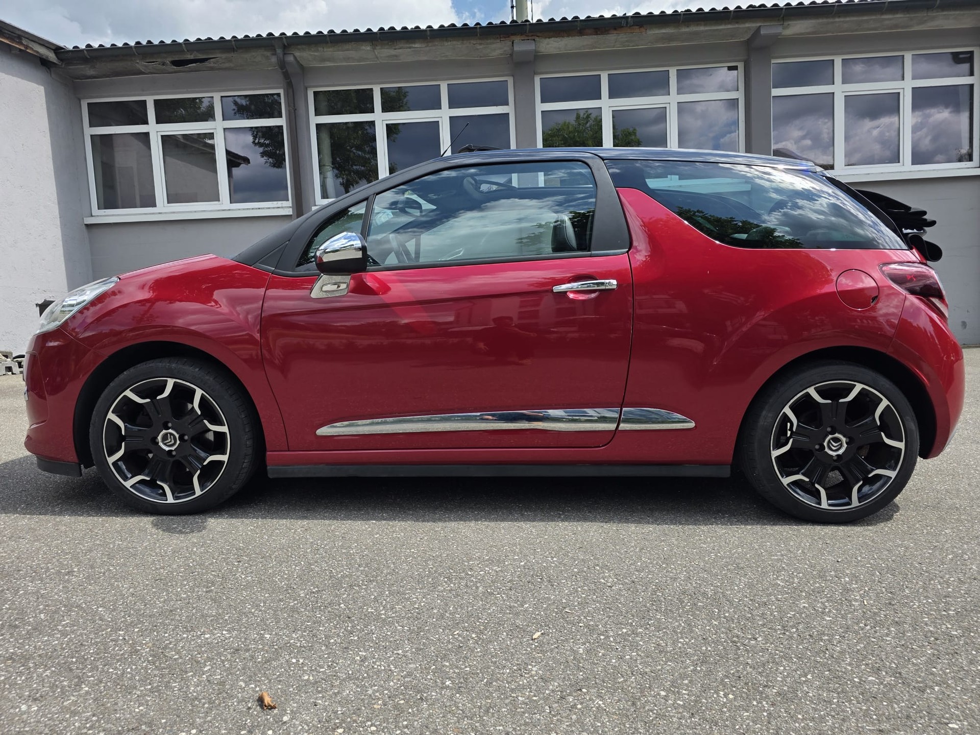 DS AUTOMOBILES DS3 Cabrio 1.6 THP Sport Chic-image-12