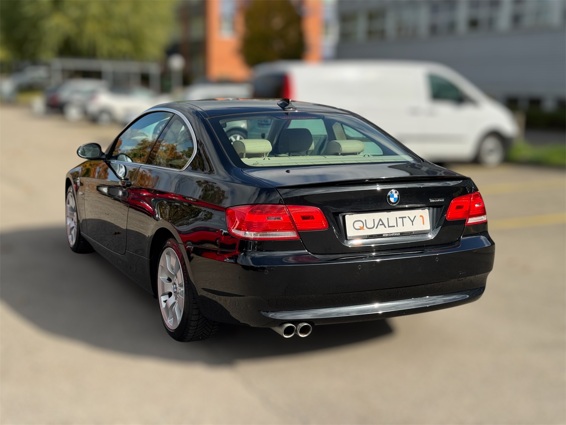 BMW 325i xDrive Coupé Steptronic-image-5