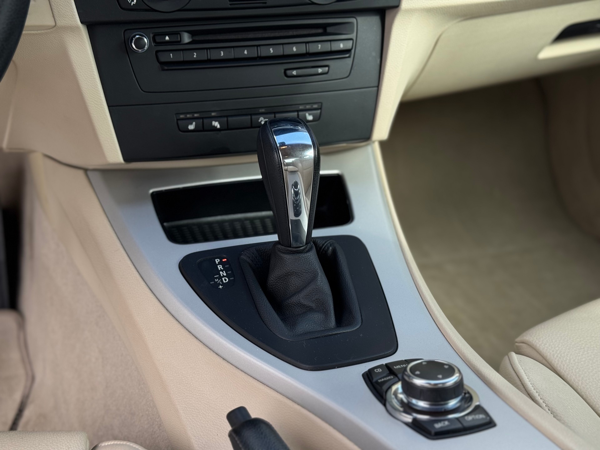 BMW 325i xDrive Coupé Steptronic-image-9