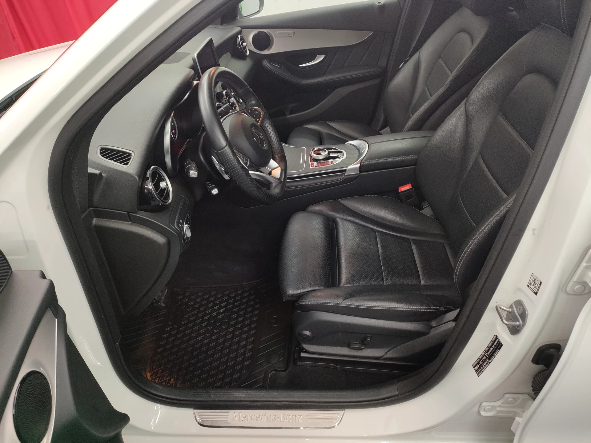 MERCEDES-BENZ GLC 250d Off-Road 4Matic 9G-Tronic-image-9