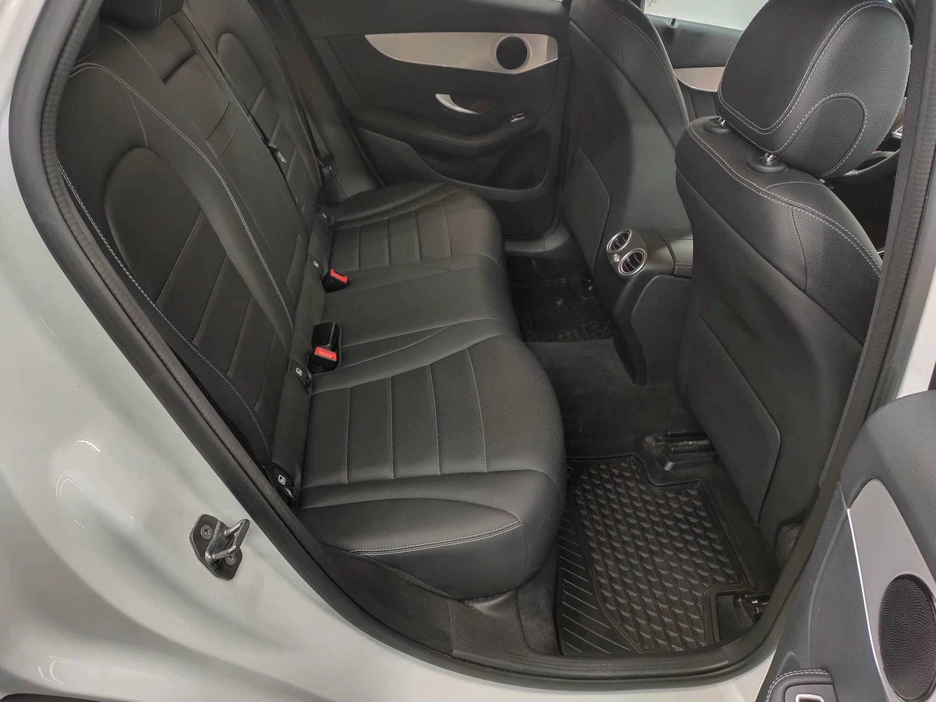 MERCEDES-BENZ GLC 250d Off-Road 4Matic 9G-Tronic-image-11