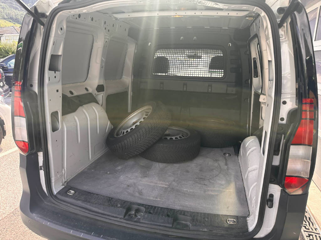 VW Caddy fourg. 2.0 TDI 102 BlueMT-image-14