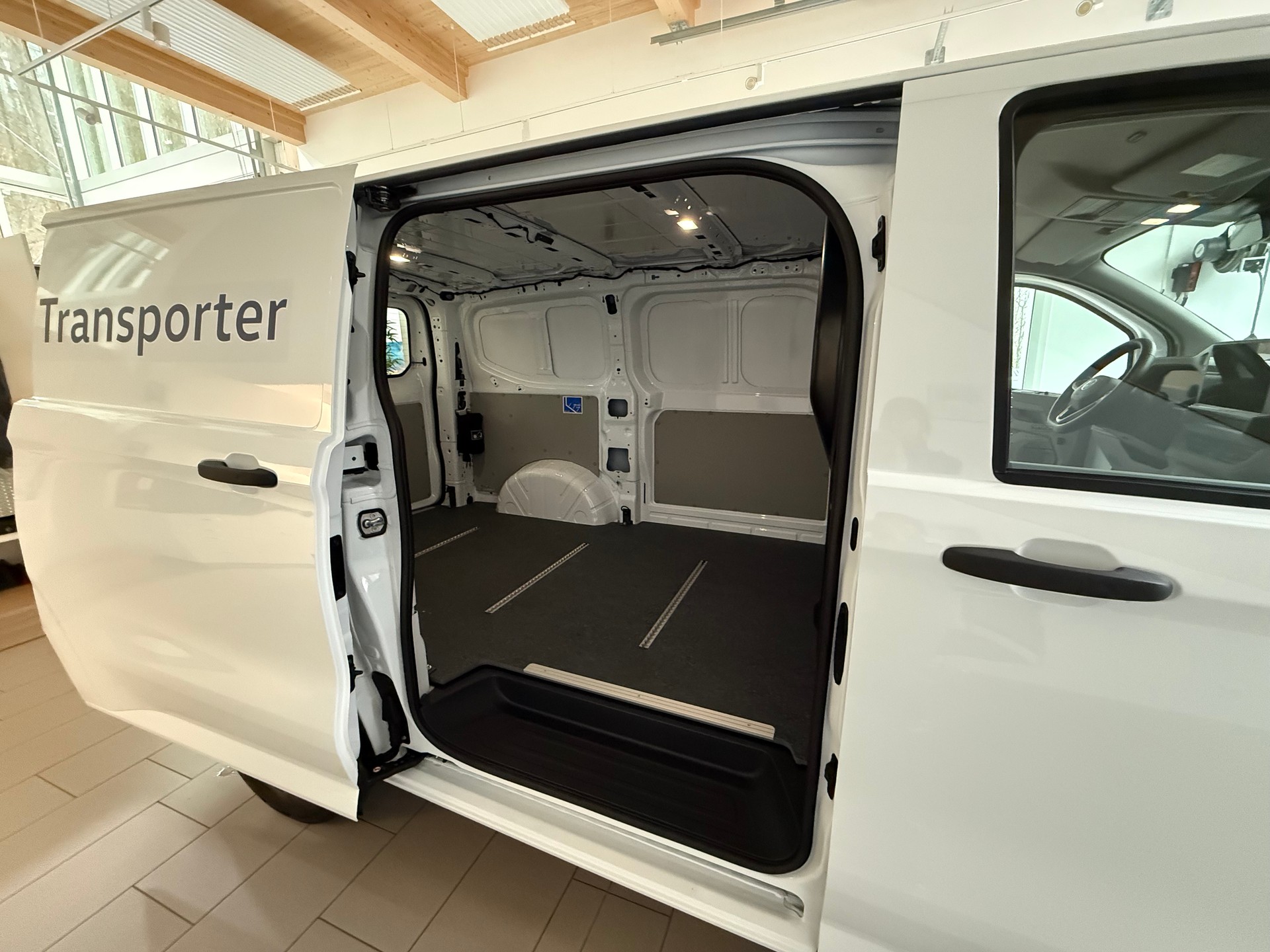 VW Transporter KaWa 2.0 TDI Aut 150PS-image-5
