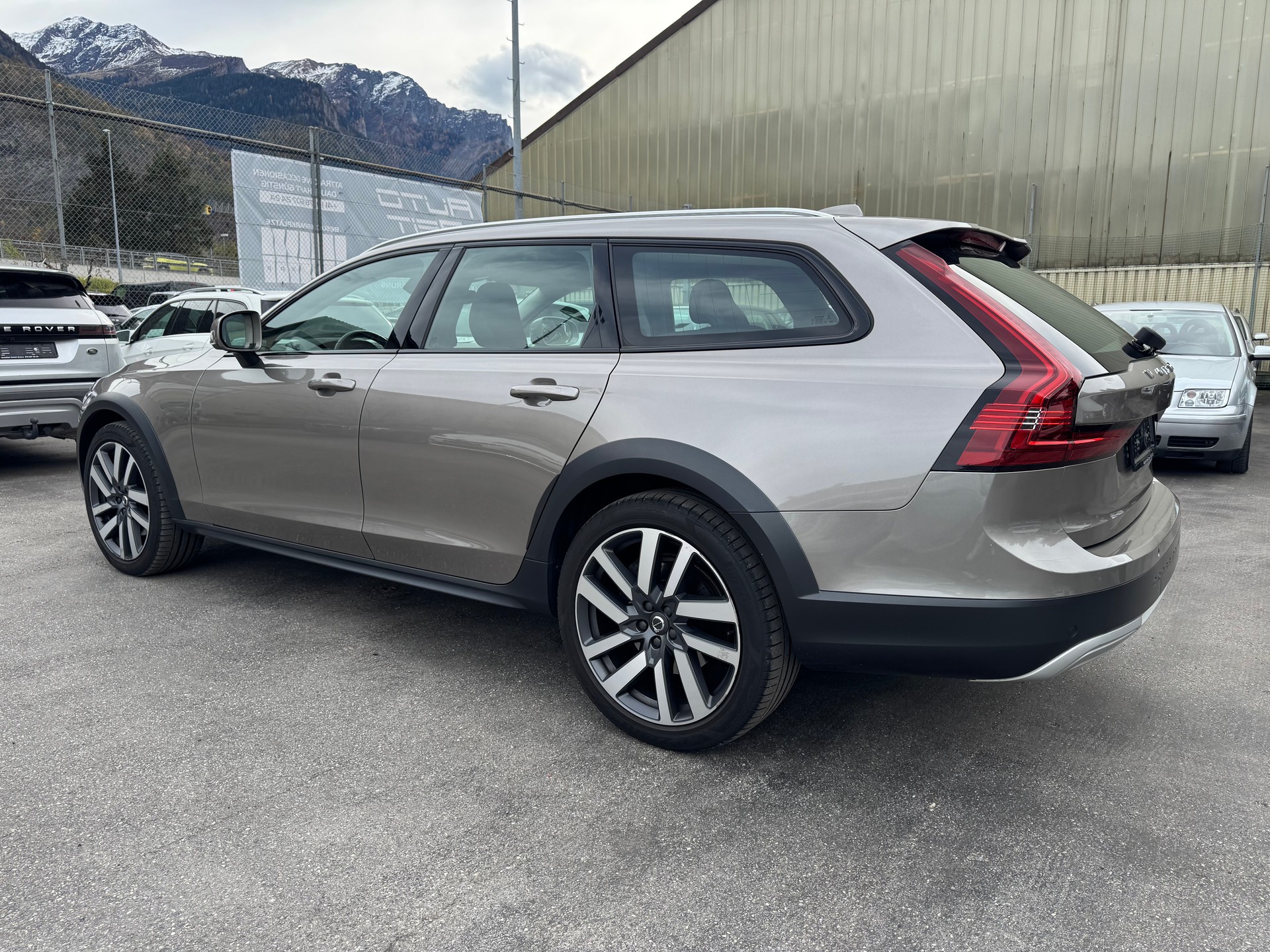 VOLVO V90 Cross Country B5 Diesel Mild Hybrid AWD Geartronic-image-6