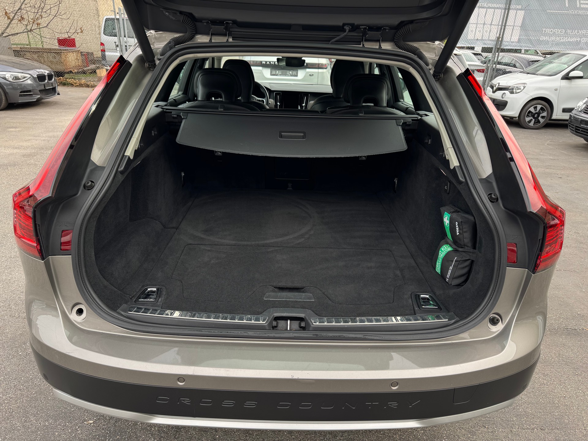 VOLVO V90 Cross Country B5 Diesel Mild Hybrid AWD Geartronic-image-5