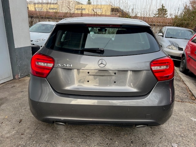MERCEDES-BENZ A 200-image-5