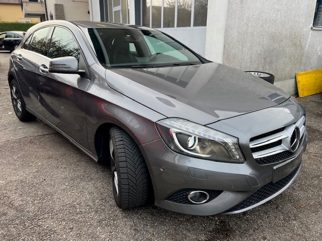 MERCEDES-BENZ A 200-image-6