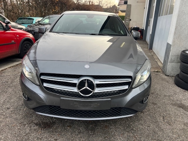 MERCEDES-BENZ A 200-image-0