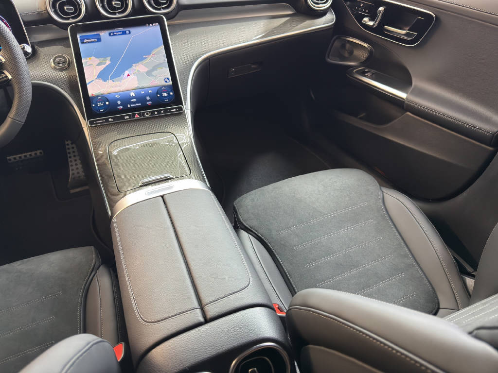 MERCEDES-BENZ C 220 d AMG Line 4Matic Swiss Star T-Modell-image-6