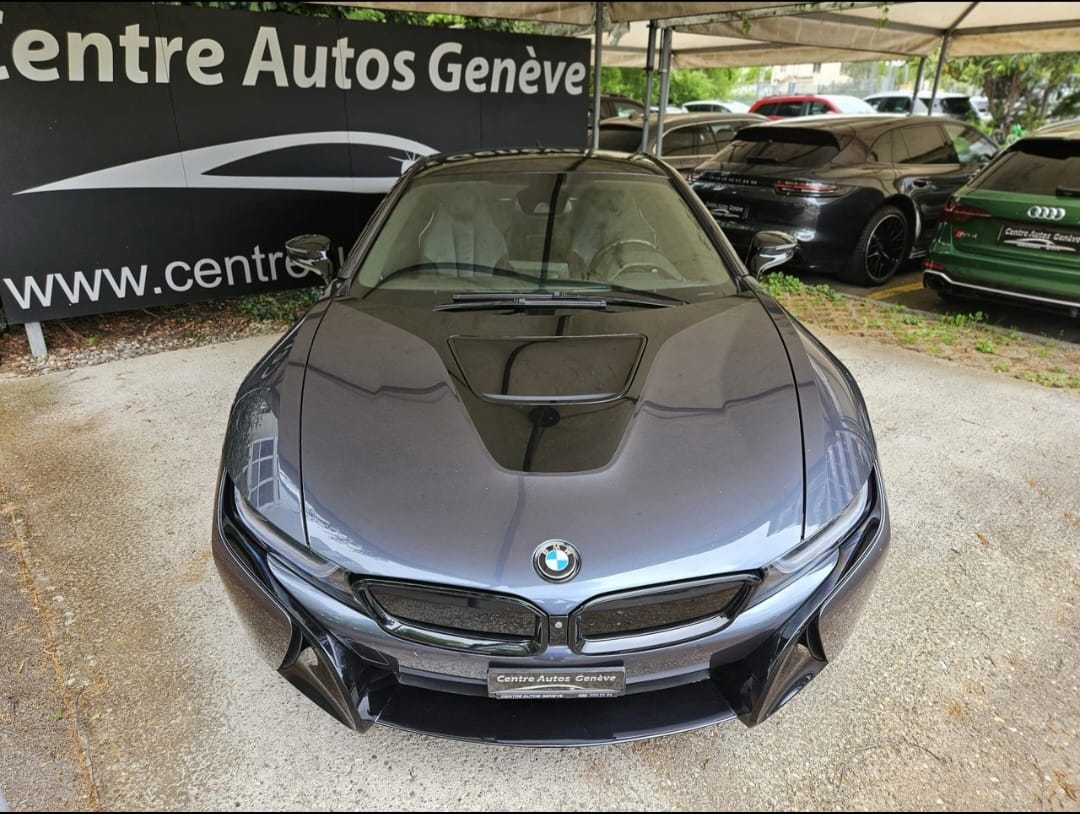 BMW i8 Coupé-image-2