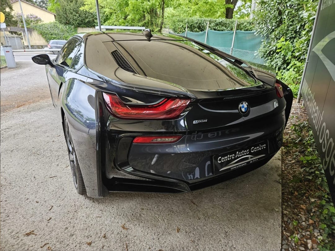 BMW i8 Coupé-image-9