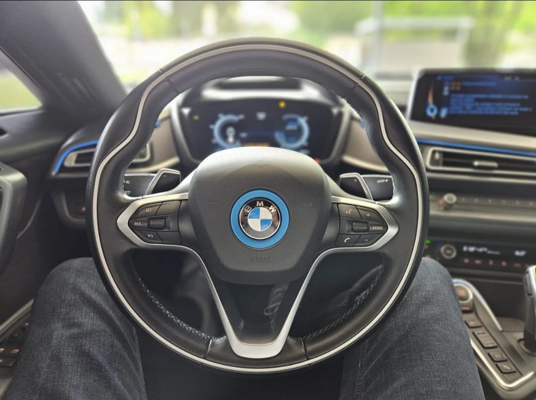 BMW i8 Coupé-image-12