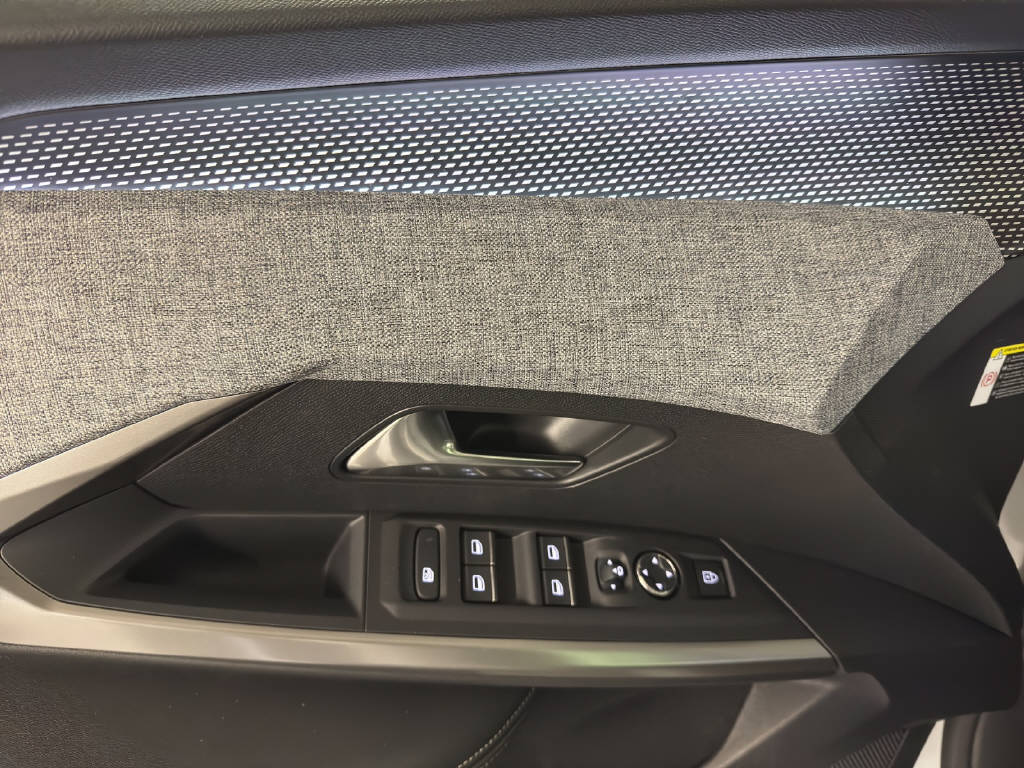 PEUGEOT 5008 1.6 PHEV GT-image-5