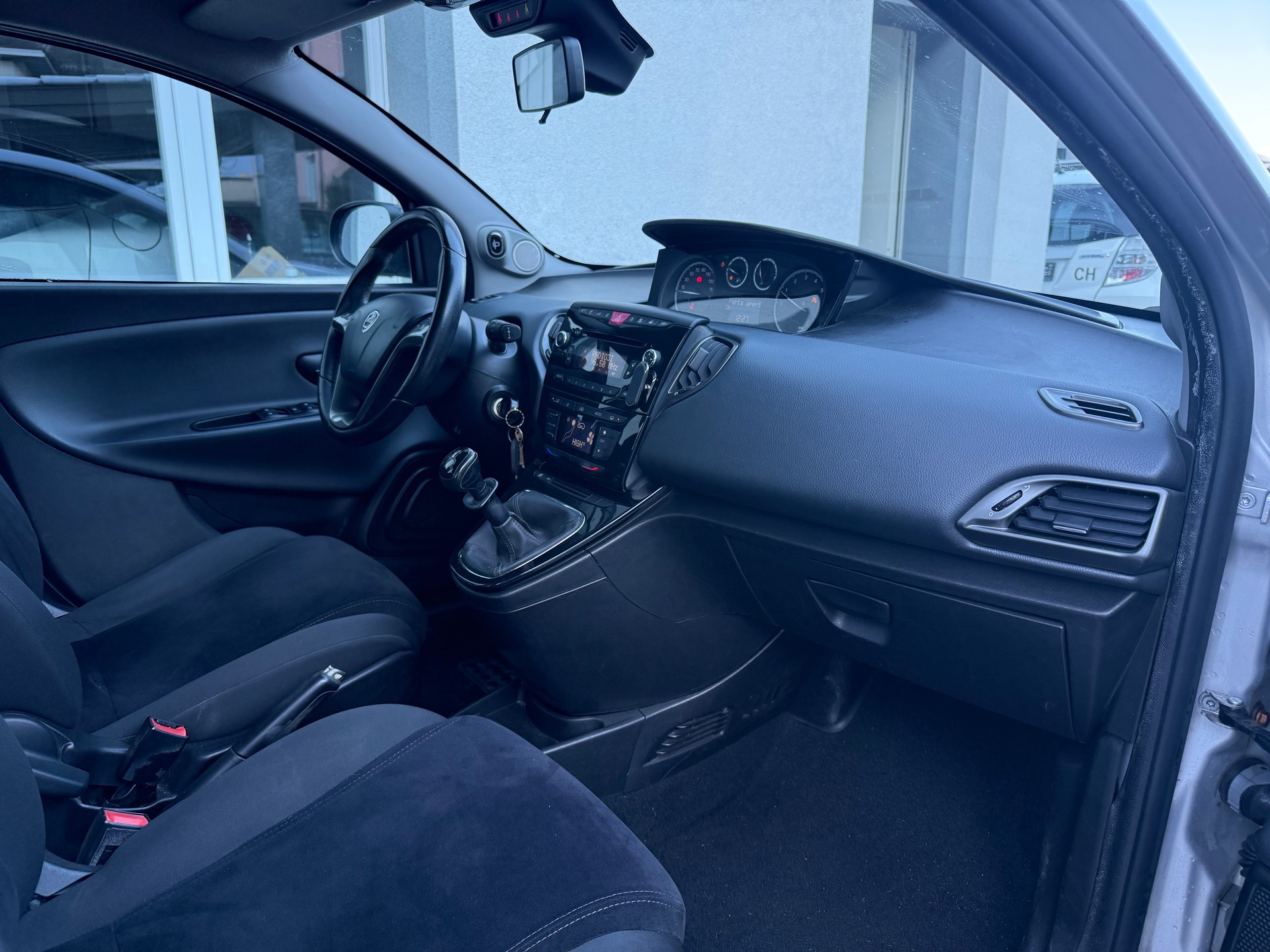 LANCIA Ypsilon 0.9 TwinAir Gold-image-13