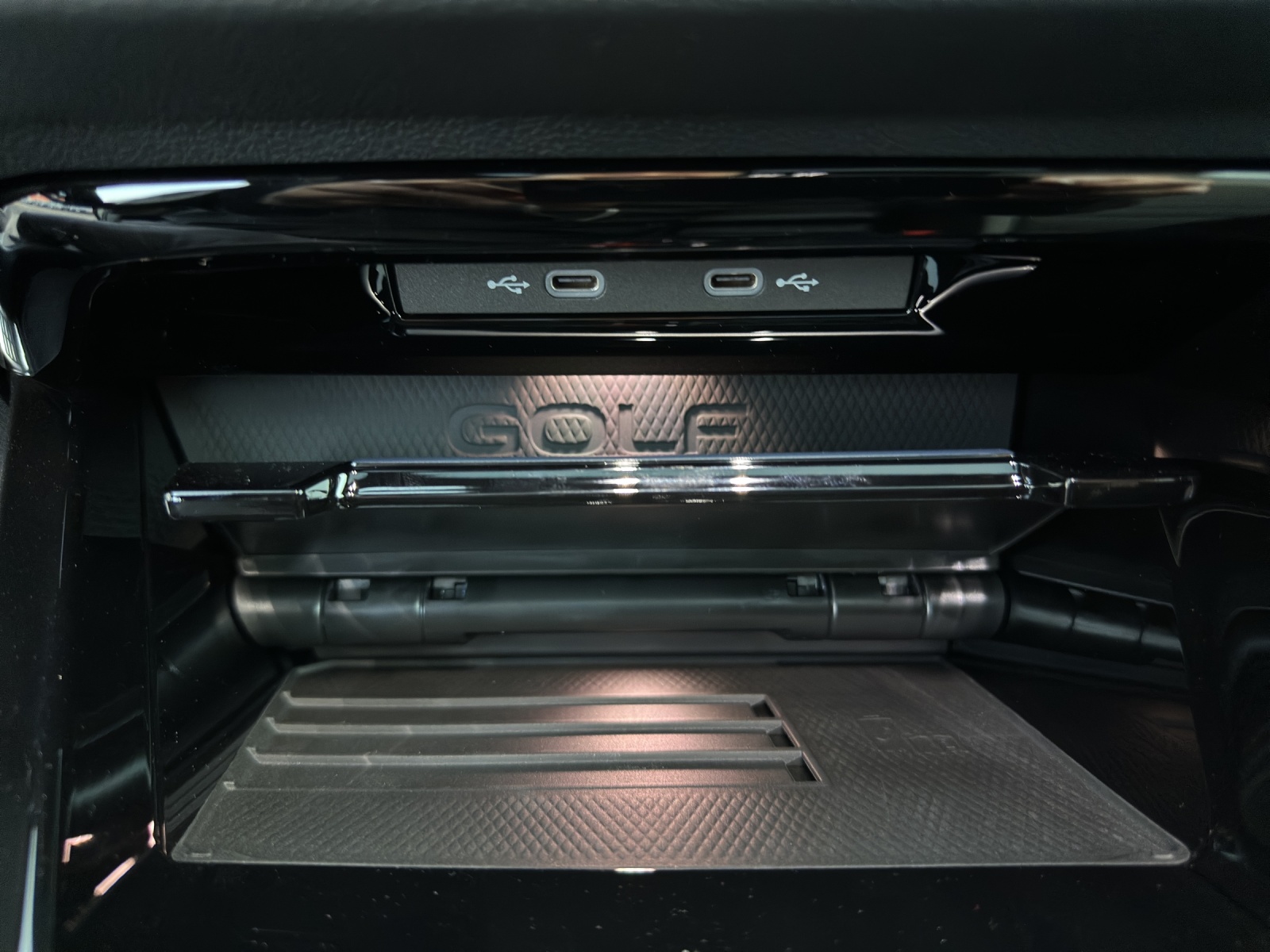 VW Golf 2.0 TSI GTI DSG-image-15