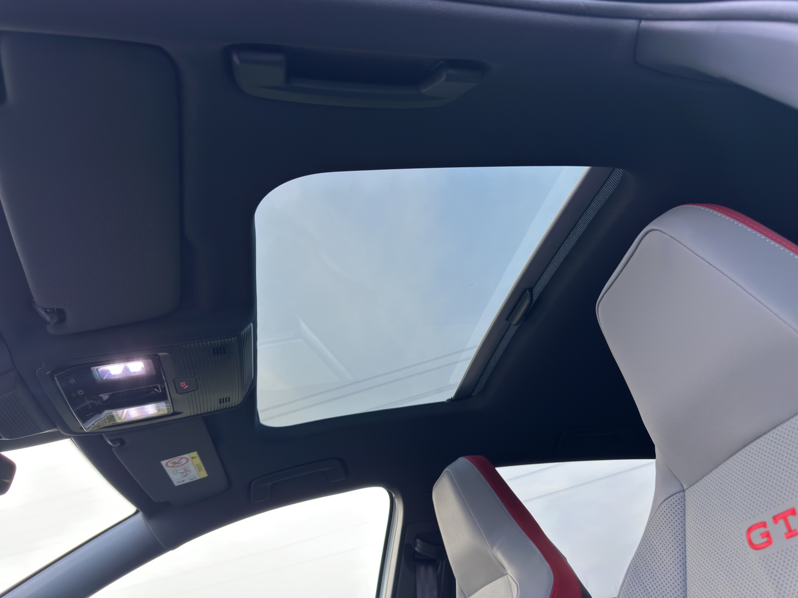 VW Golf 2.0 TSI GTI DSG-image-12
