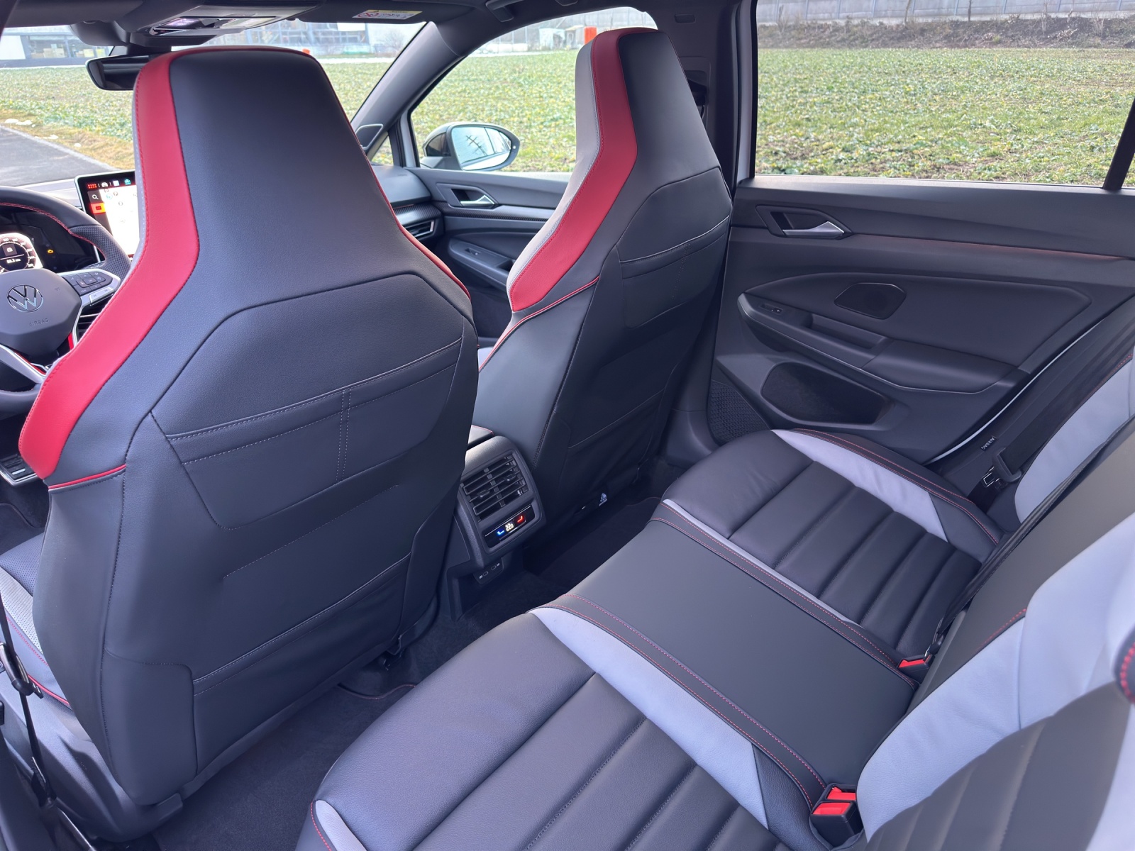 VW Golf 2.0 TSI GTI DSG-image-18