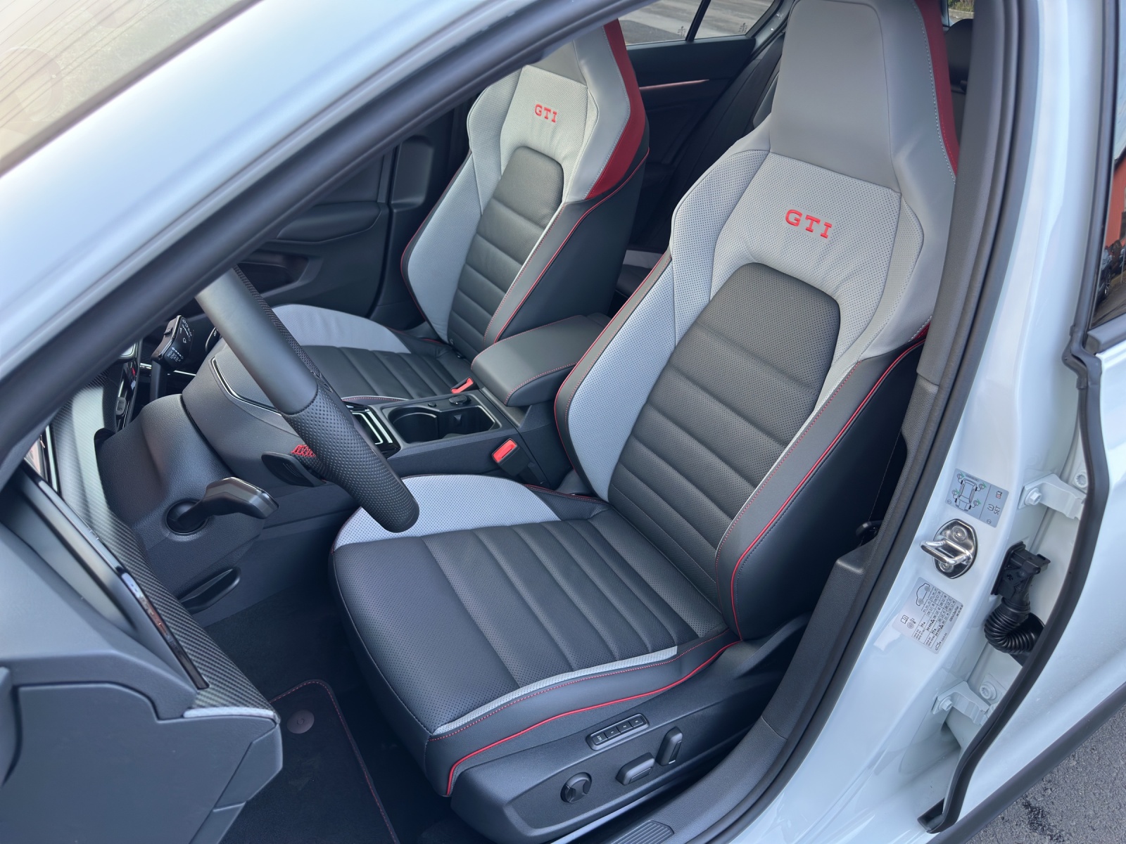 VW Golf 2.0 TSI GTI DSG-image-11