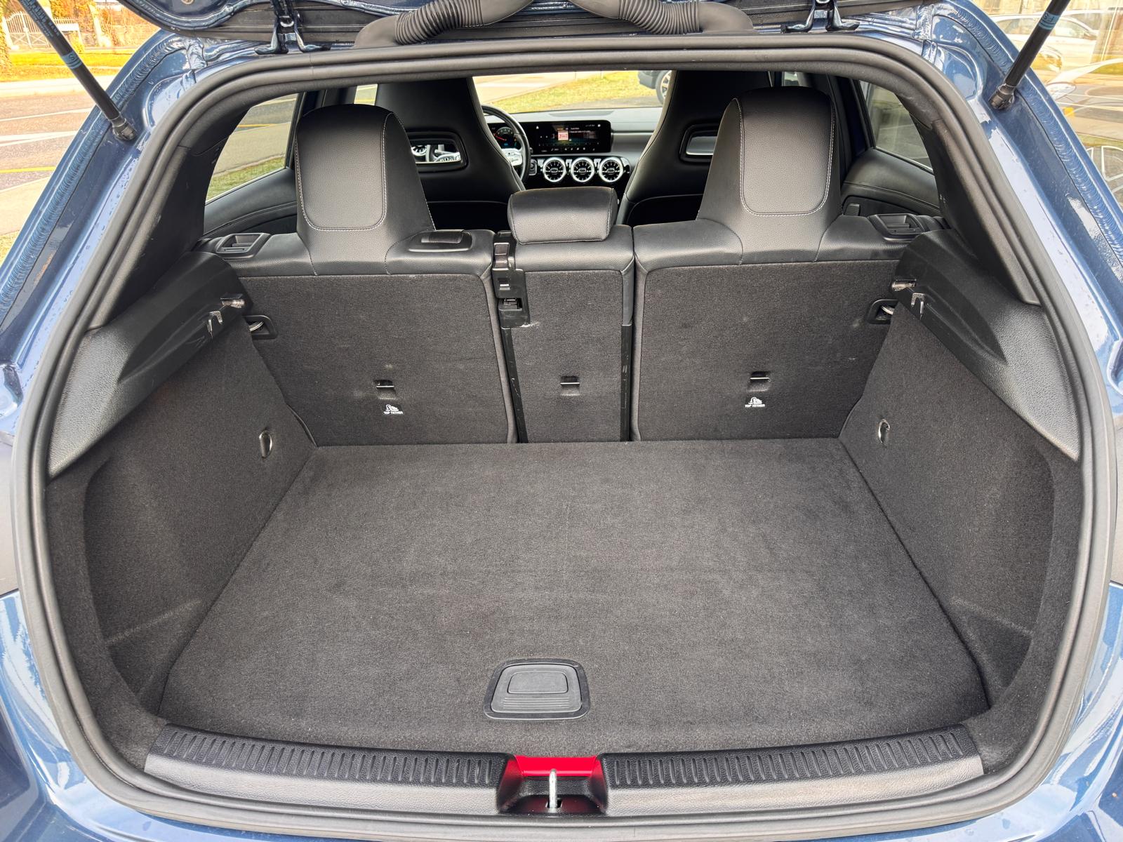 MERCEDES-BENZ A 250e AMG Line 8G-DCT EDITION-image-9