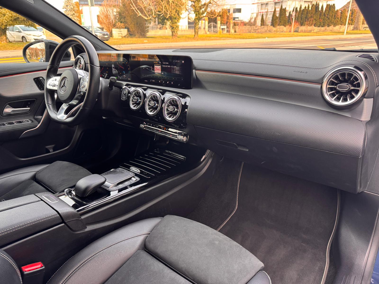 MERCEDES-BENZ A 250e AMG Line 8G-DCT EDITION-image-3