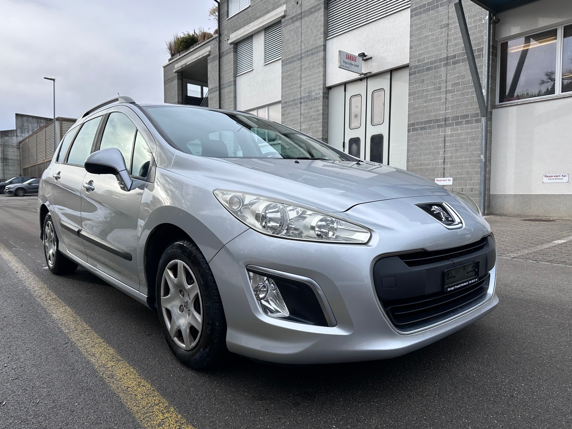 PEUGEOT 308 SW 1.6 HDI Active-image-1