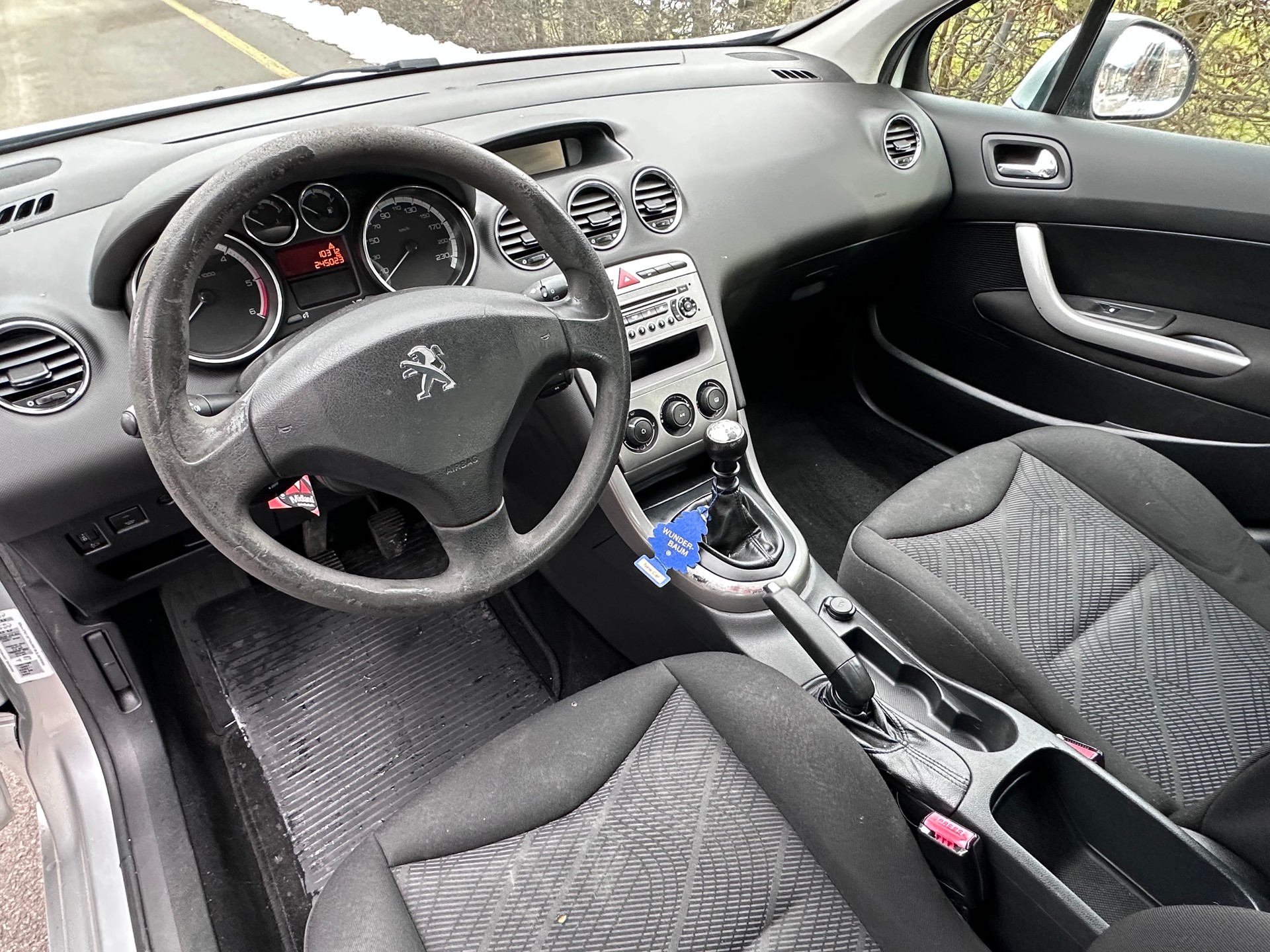 PEUGEOT 308 SW 1.6 HDI Active-image-6