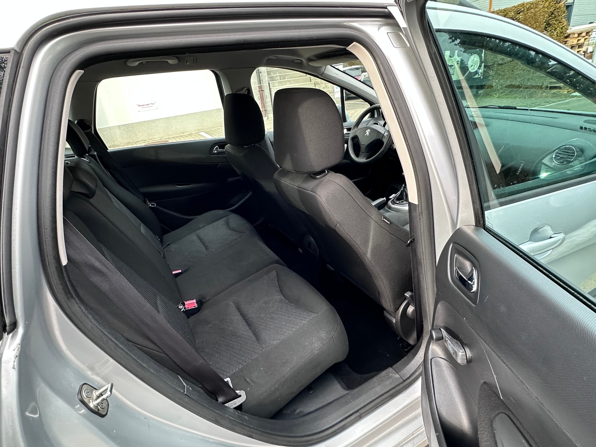 PEUGEOT 308 SW 1.6 HDI Active-image-11