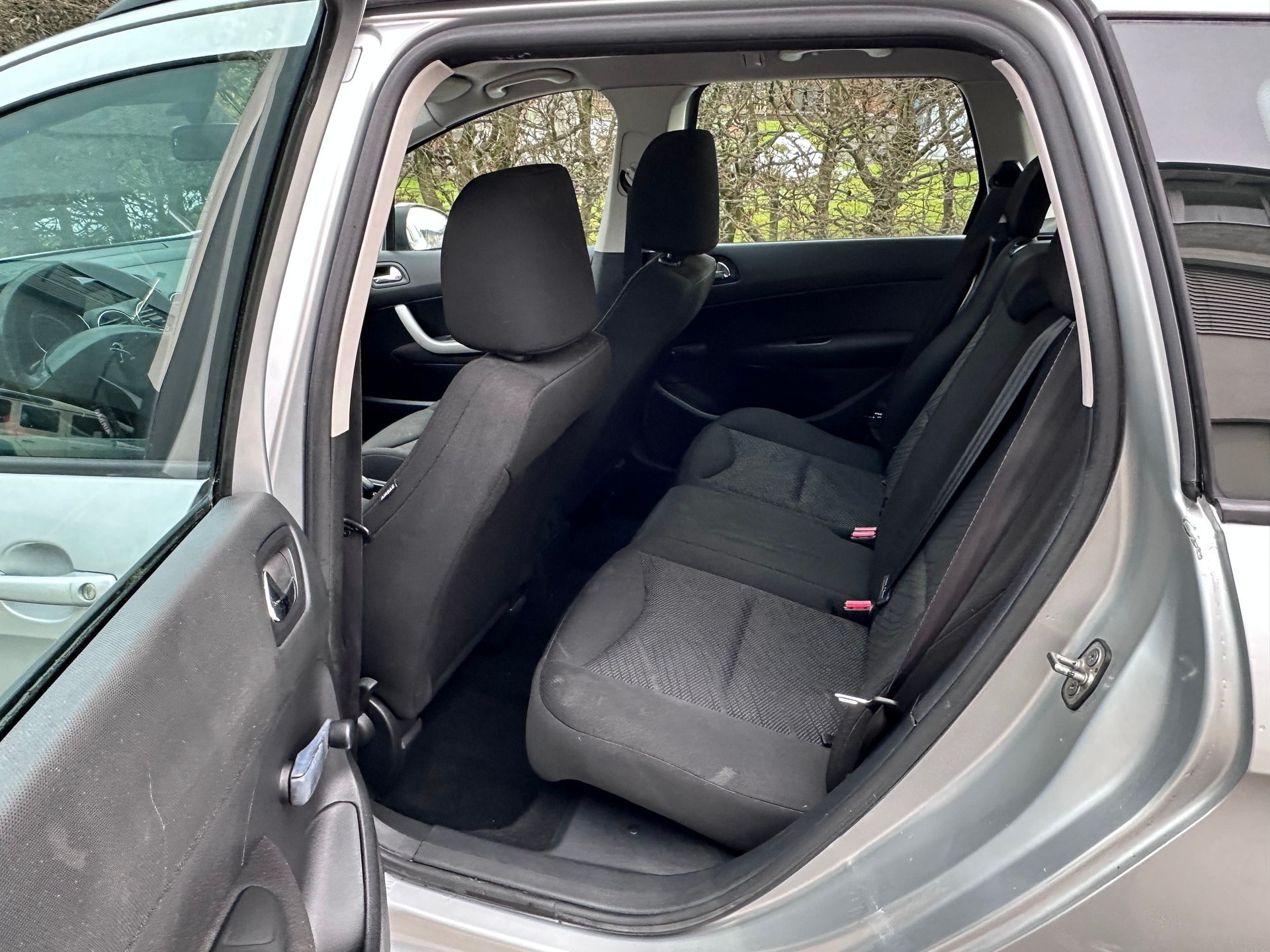 PEUGEOT 308 SW 1.6 HDI Active-image-9