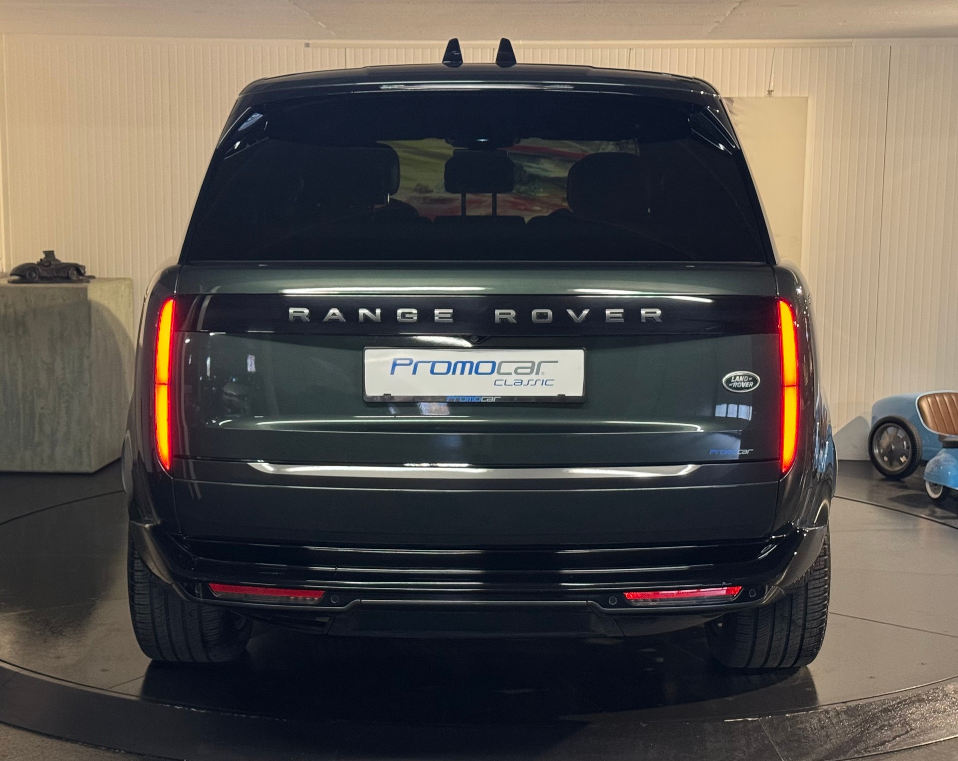 LAND ROVER Range Rover D300 3.0D I6 MHEV SE Automatic-showroom-element-3