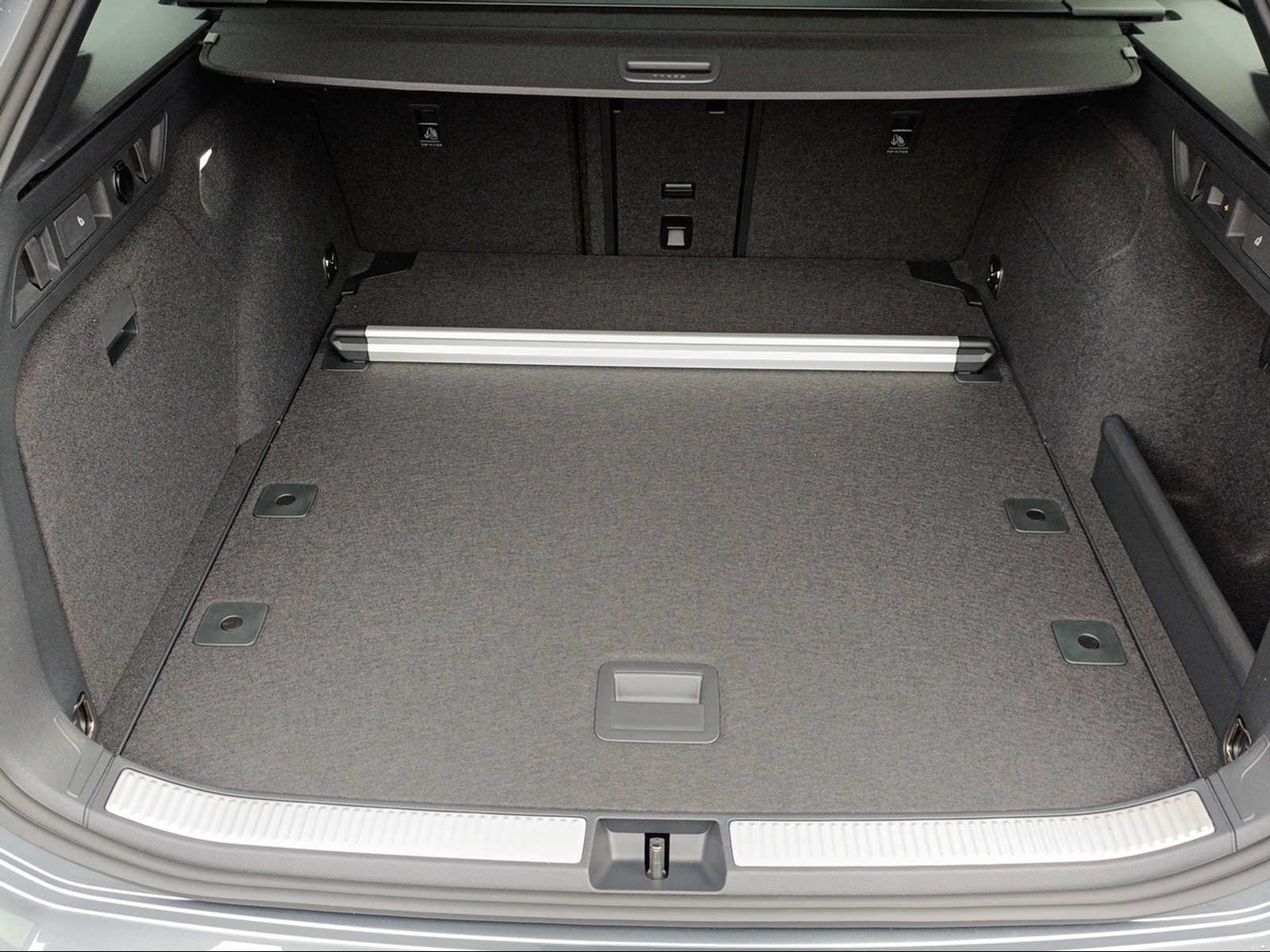 VW Passat Variant 2.0TSI 265PS R-Line Signature Allrad-image-6
