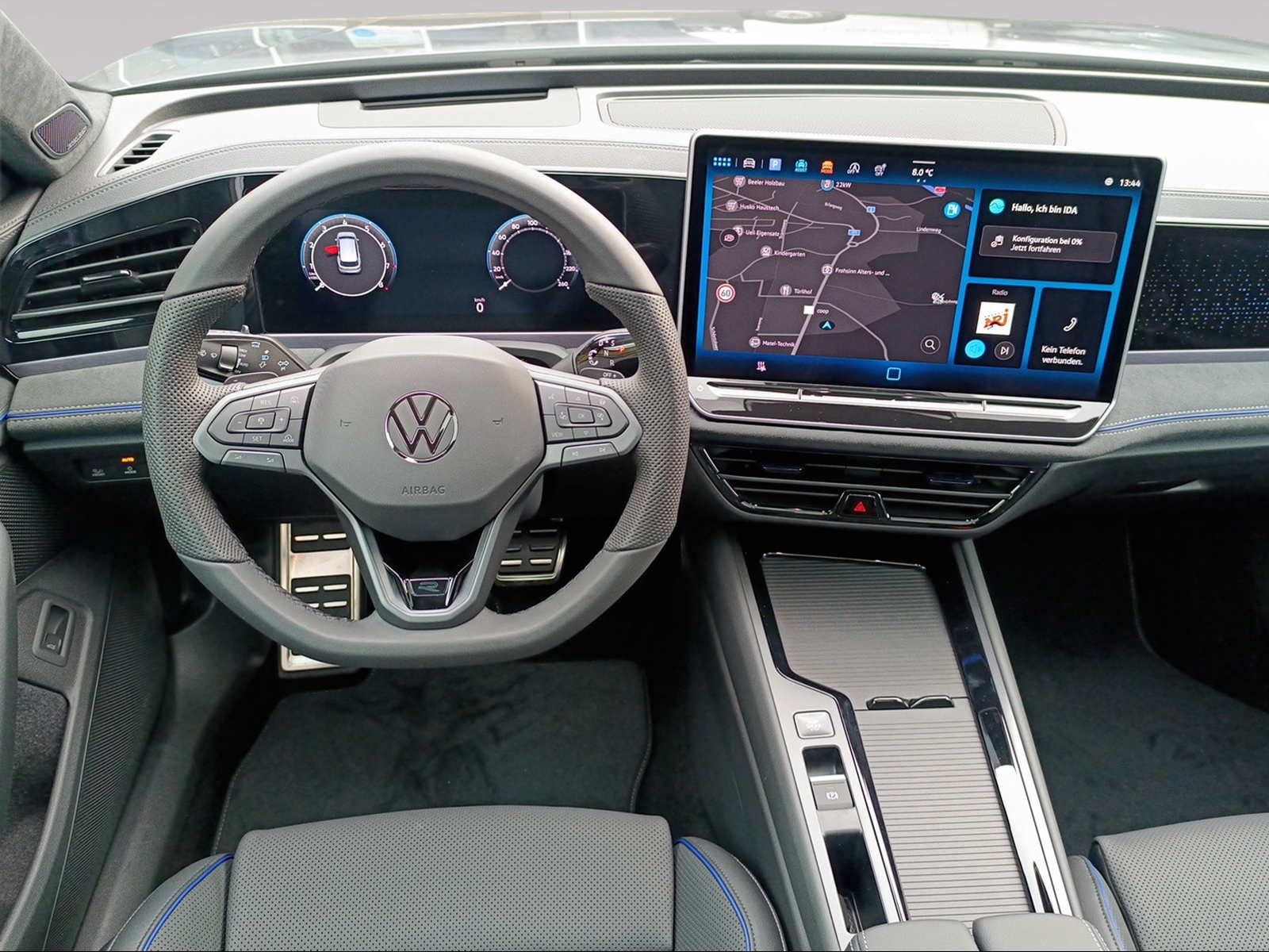 VW Passat Variant 2.0TSI 265PS R-Line Signature Allrad-image-8