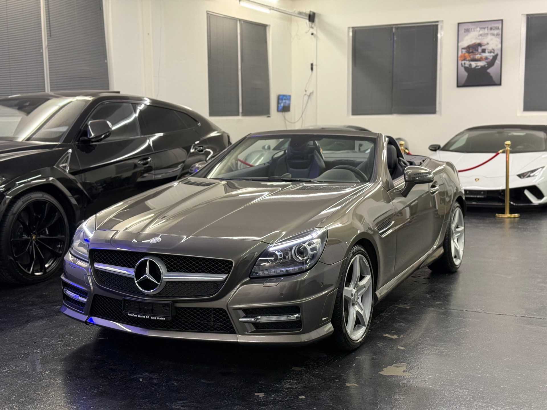 MERCEDES-BENZ SLK 350 7G-Tronic-showroom-element-1