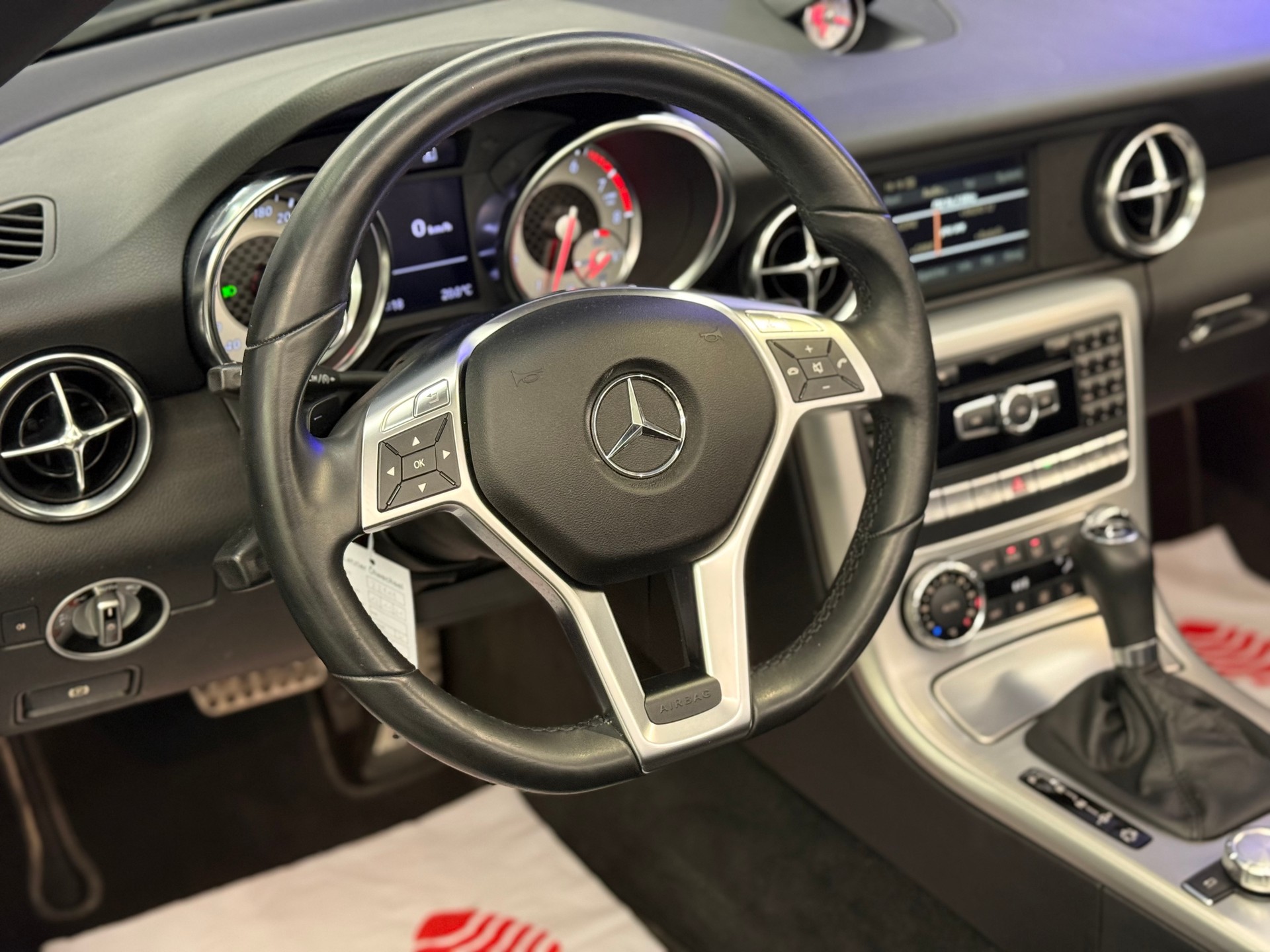 MERCEDES-BENZ SLK 350 7G-Tronic-image-8