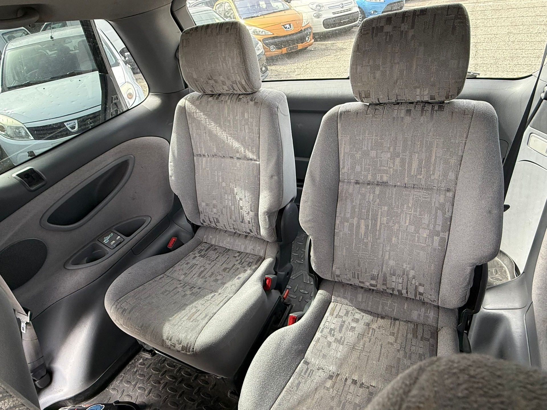 TOYOTA Previa 2.4 Linea Luna-image-13