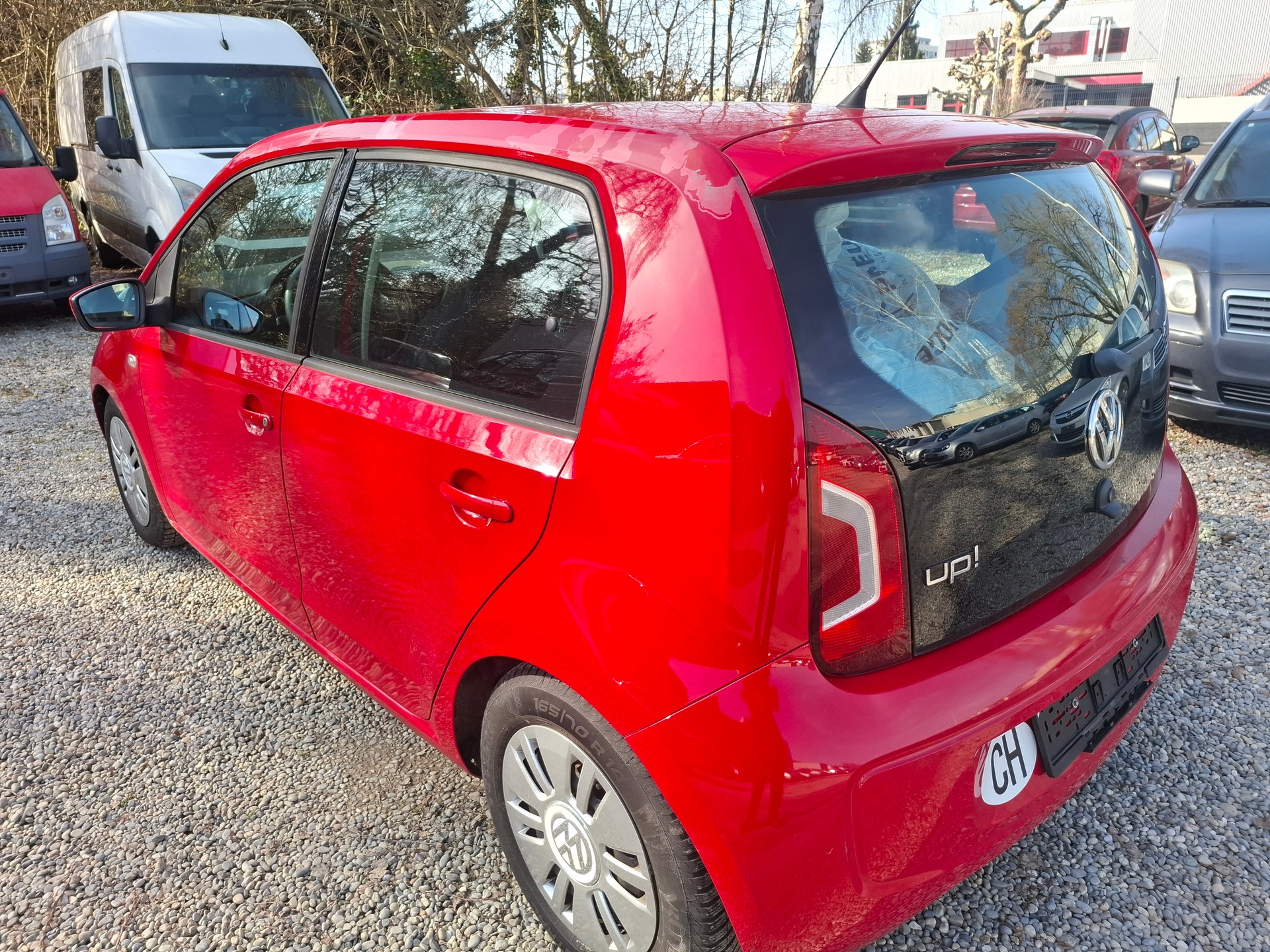 VW Up 1.0 black up Art on Ice-image-6