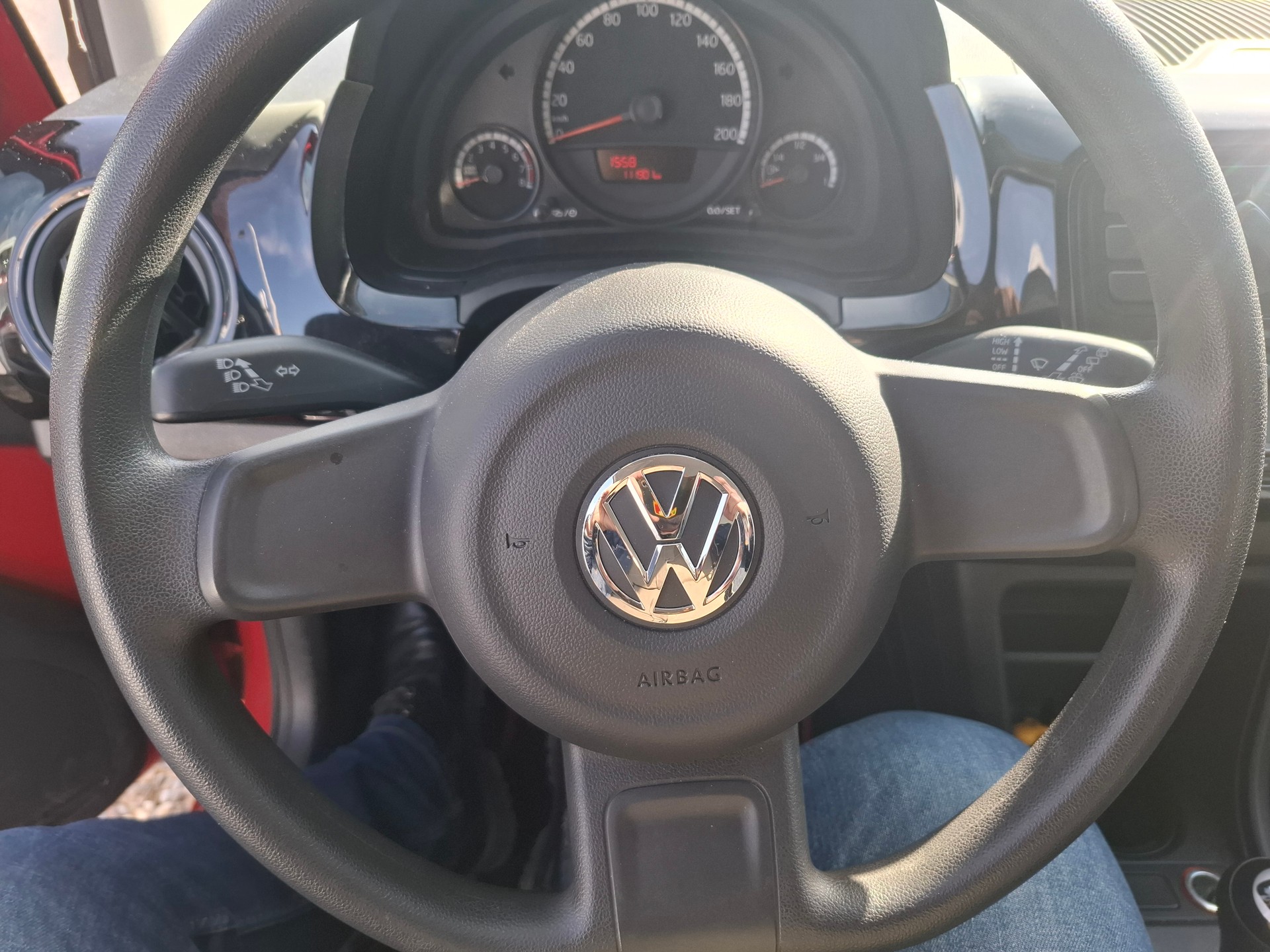 VW Up 1.0 black up Art on Ice-image-13