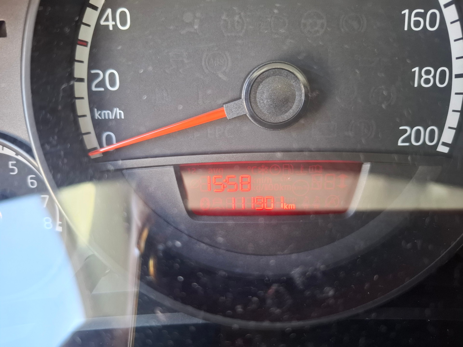 VW Up 1.0 black up Art on Ice-image-14