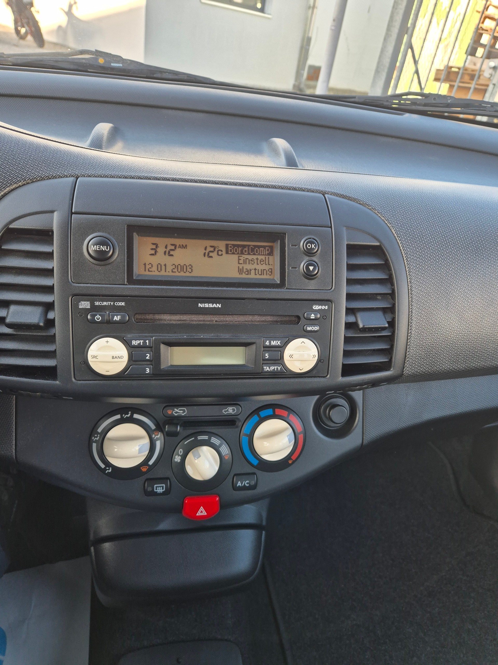 NISSAN Micra 1.4 tekna-image-11