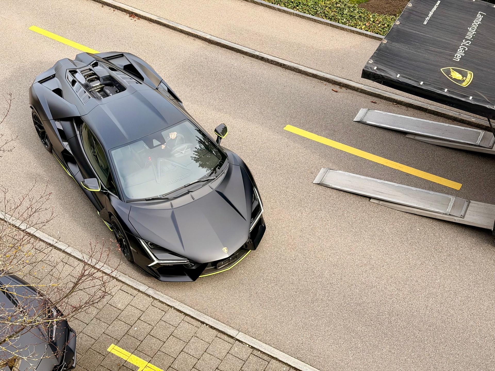 LAMBORGHINI /// REVUELTO 2025 /// AD PERSONAM /// FULL CARBON /// FULL OPTIONS-image-6