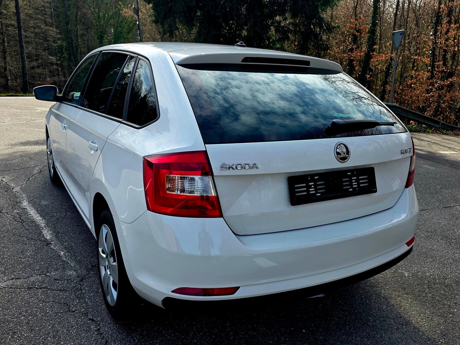 SKODA Rapid Spaceback 1.2 TSI Active DSG-image-2