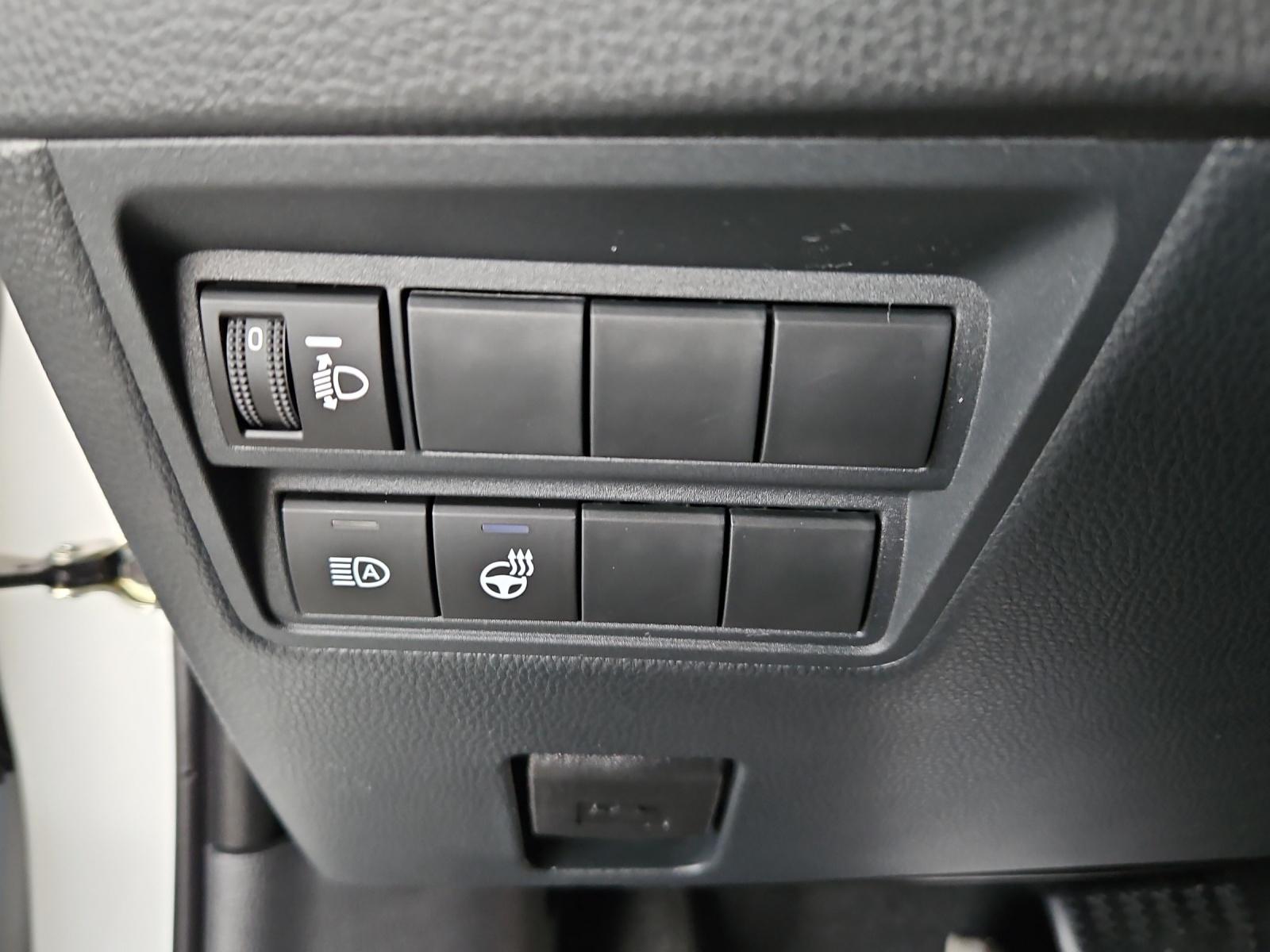 TOYOTA Yaris 1.5 VVT-i HSD Trend-image-12