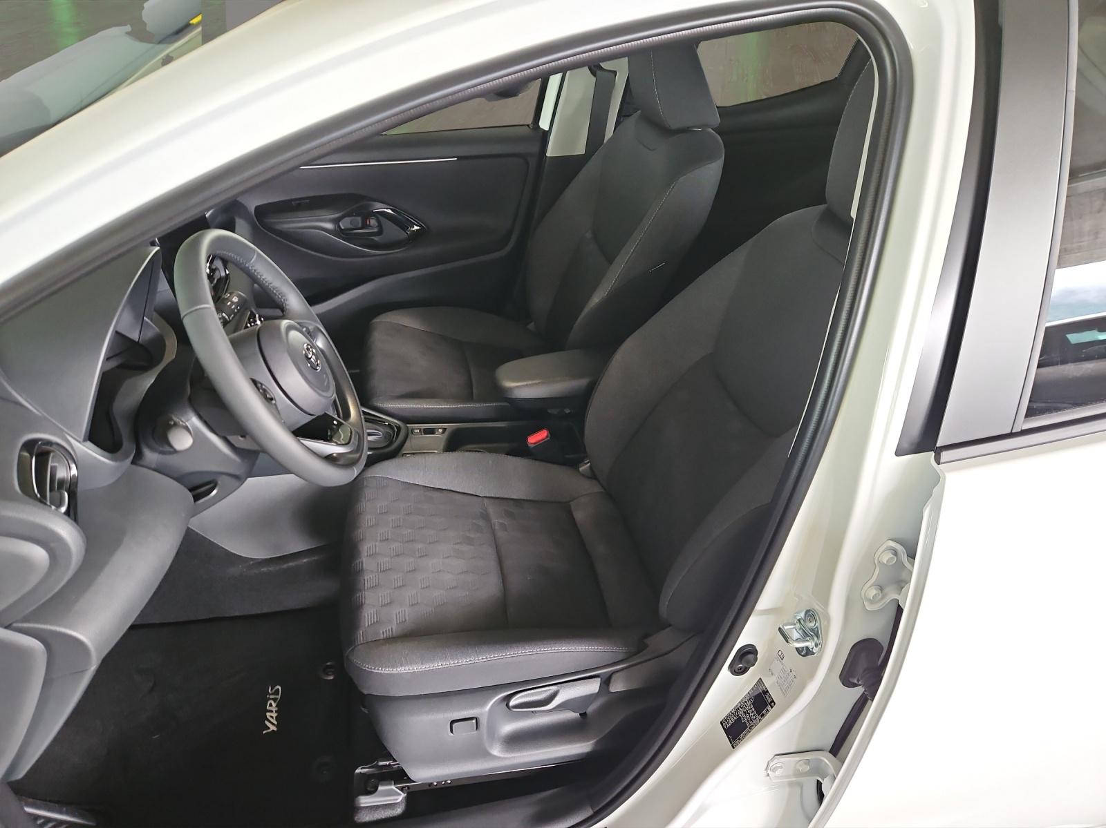 TOYOTA Yaris 1.5 VVT-i HSD Trend-image-8