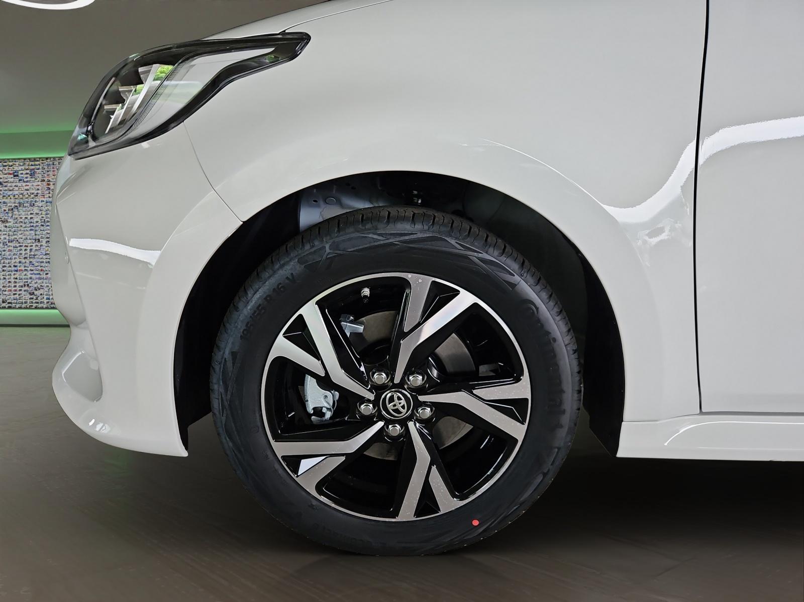 TOYOTA Yaris 1.5 VVT-i HSD Trend-image-5