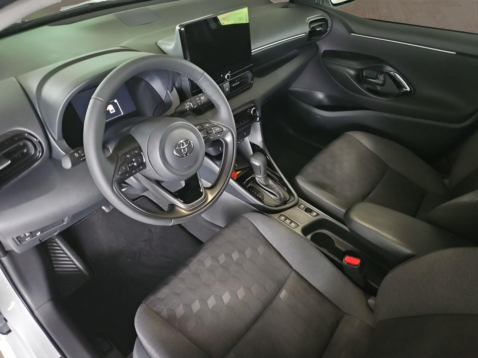 TOYOTA Yaris 1.5 VVT-i HSD Trend-image-6