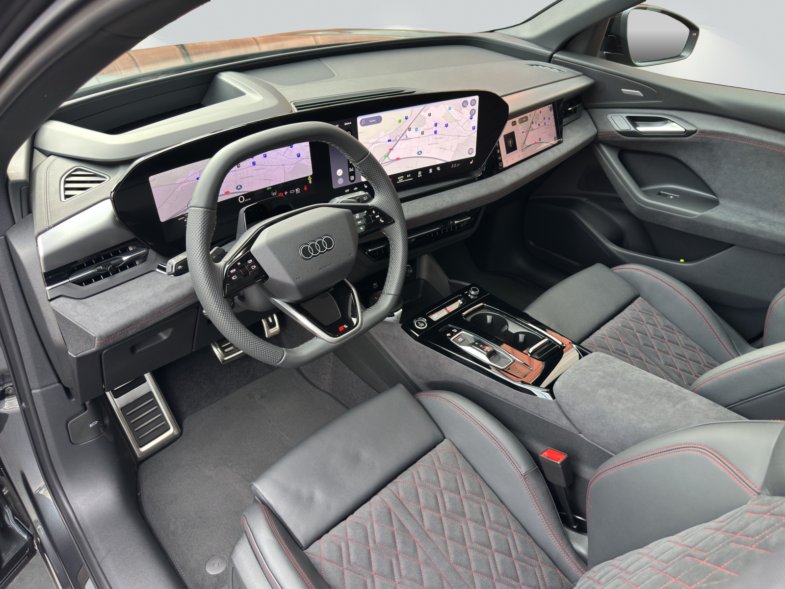 AUDI Q6 e-tron quattro-image-4