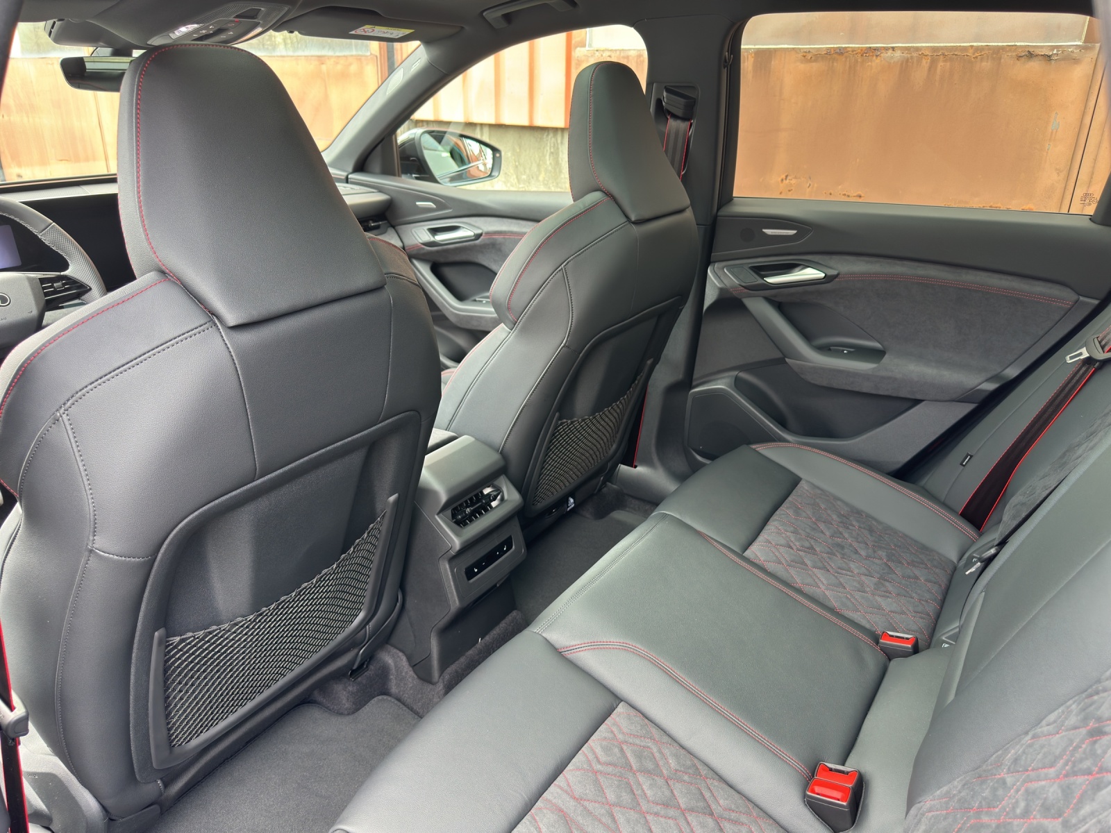 AUDI Q6 e-tron quattro-image-19