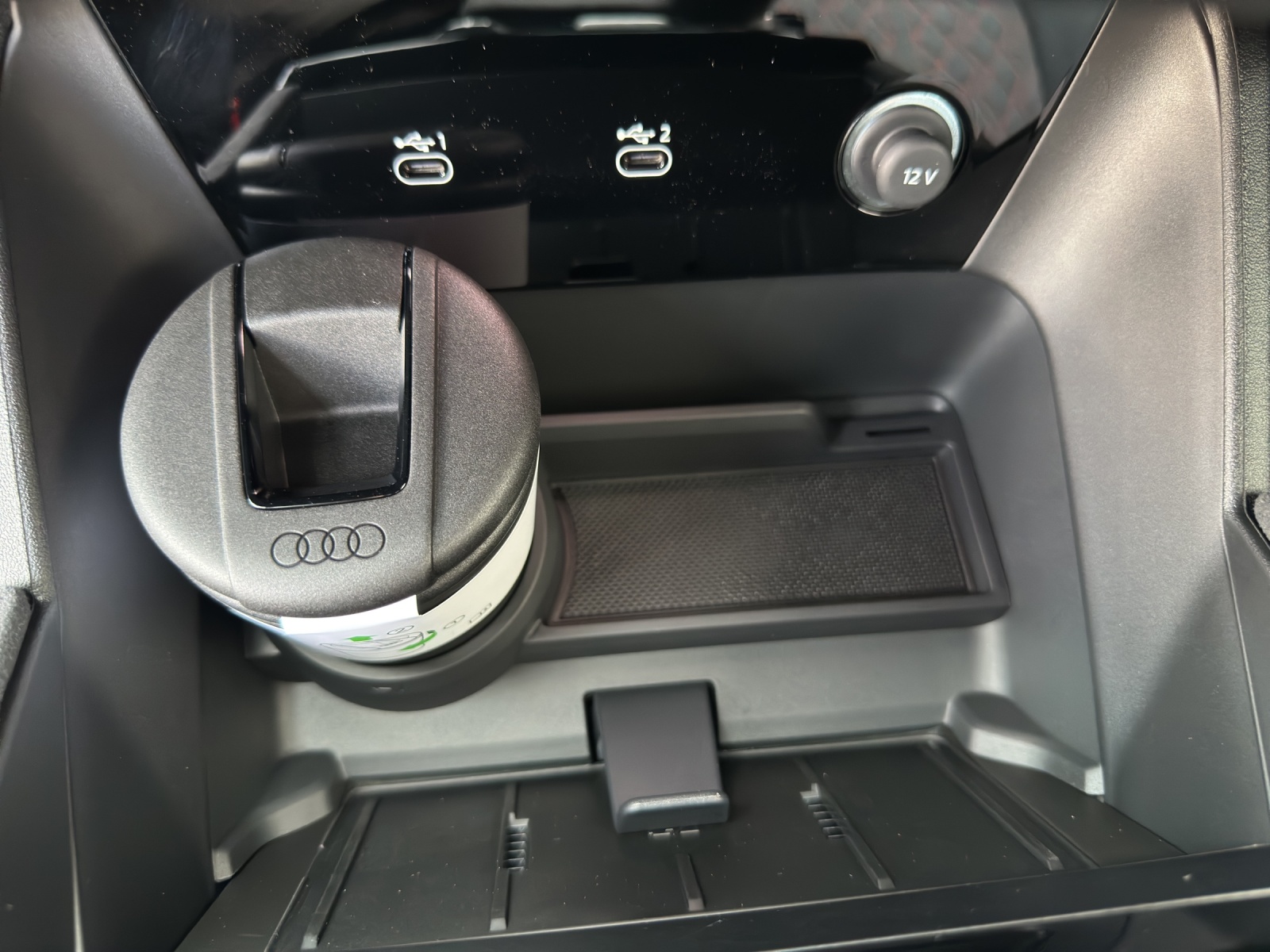 AUDI Q6 e-tron quattro-image-16