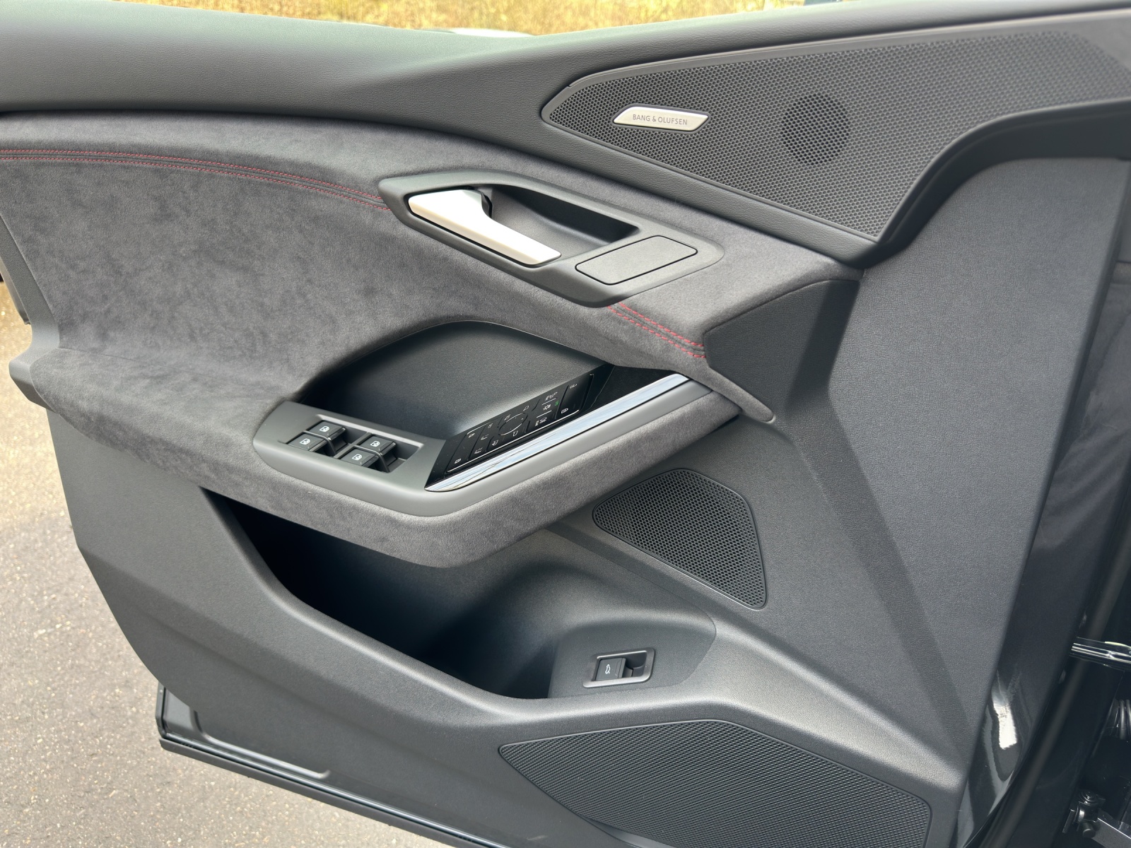 AUDI Q6 e-tron quattro-image-17
