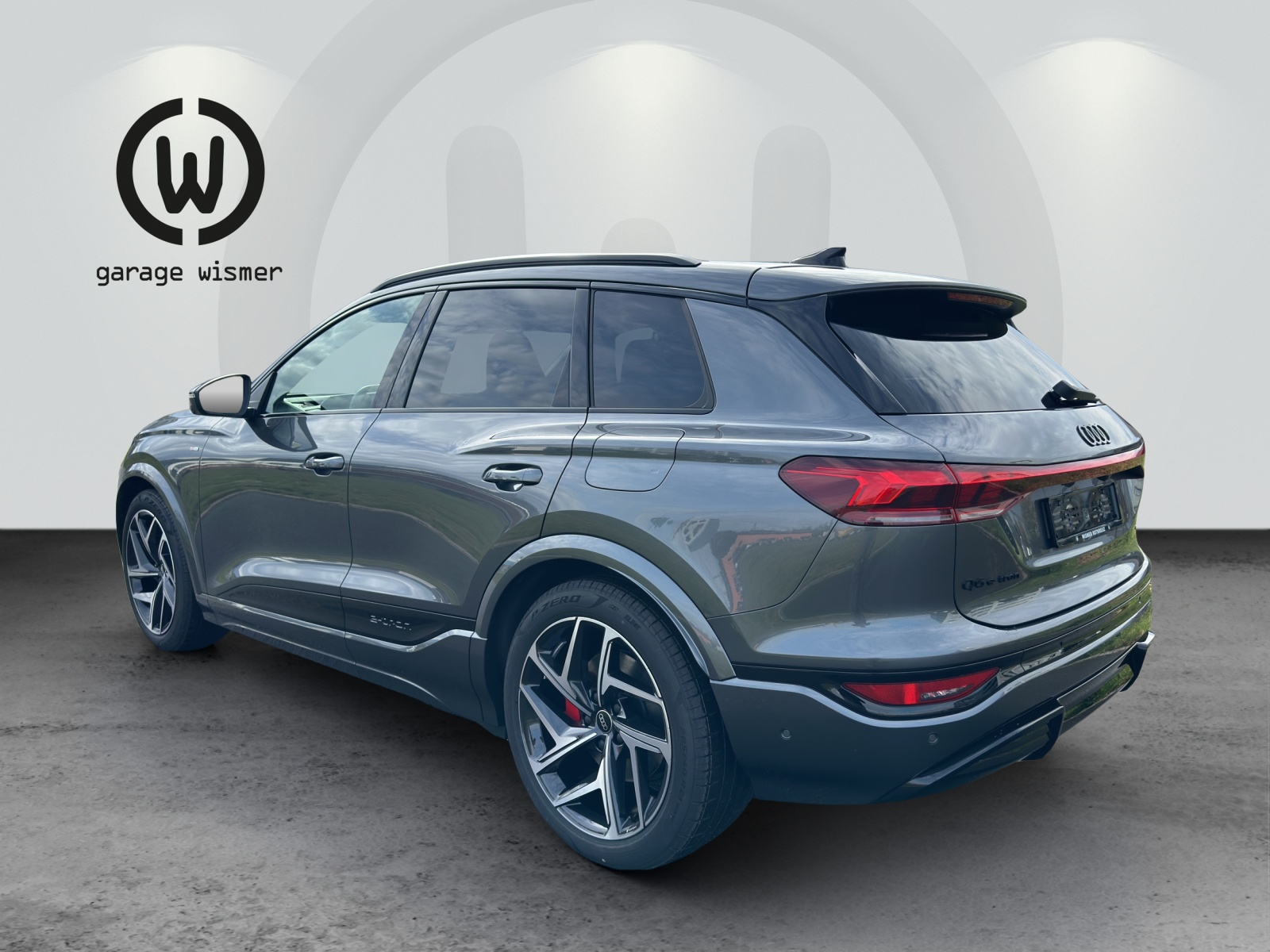 AUDI Q6 e-tron quattro-image-2