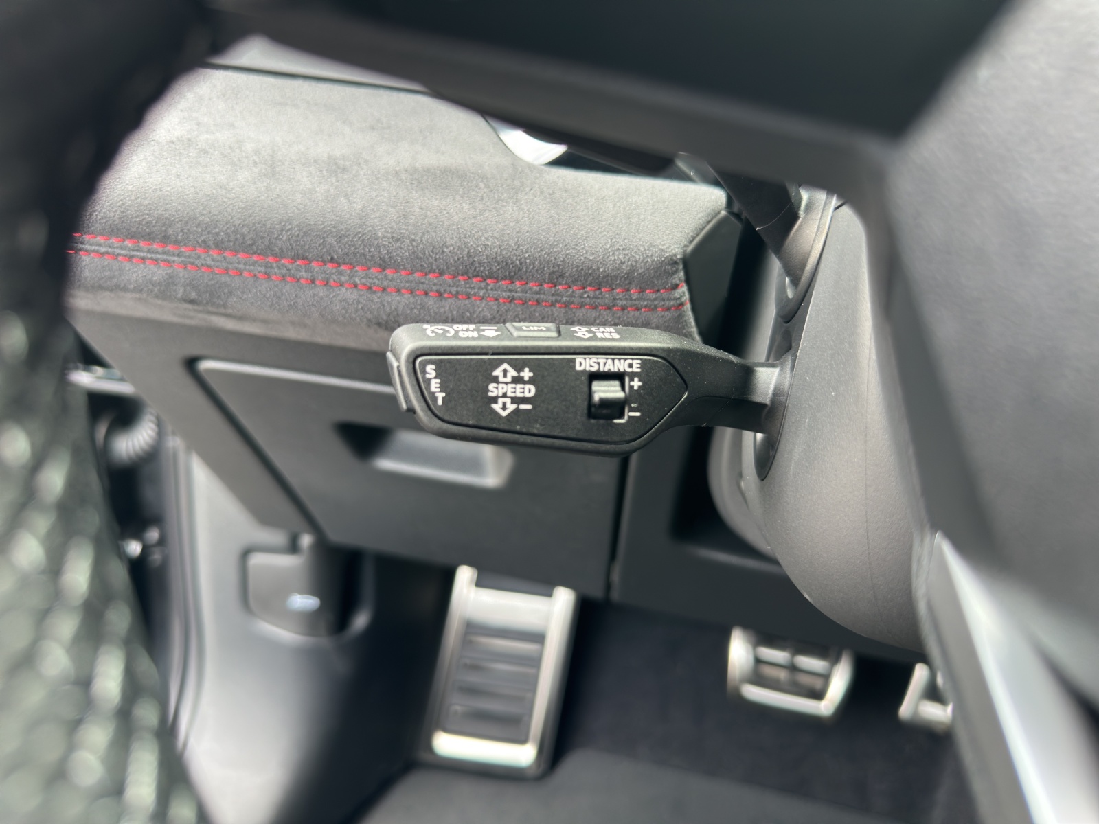 AUDI Q6 e-tron quattro-image-15